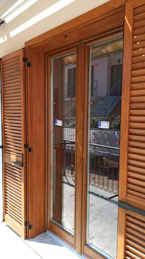 unnamed (4) Serramenti su misura in legno a Lecco